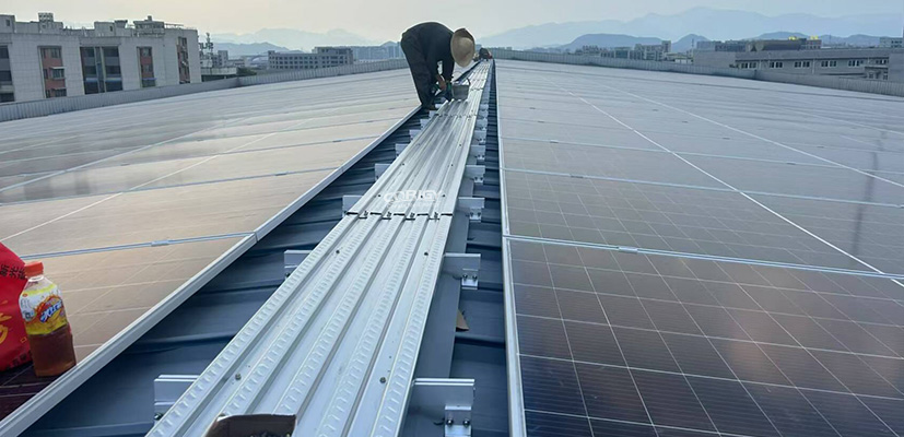aluminum walkway on metal roof 